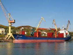 Грузооборот порта в 1 полугодии 2015 года составил 323,5 тыс.тонн